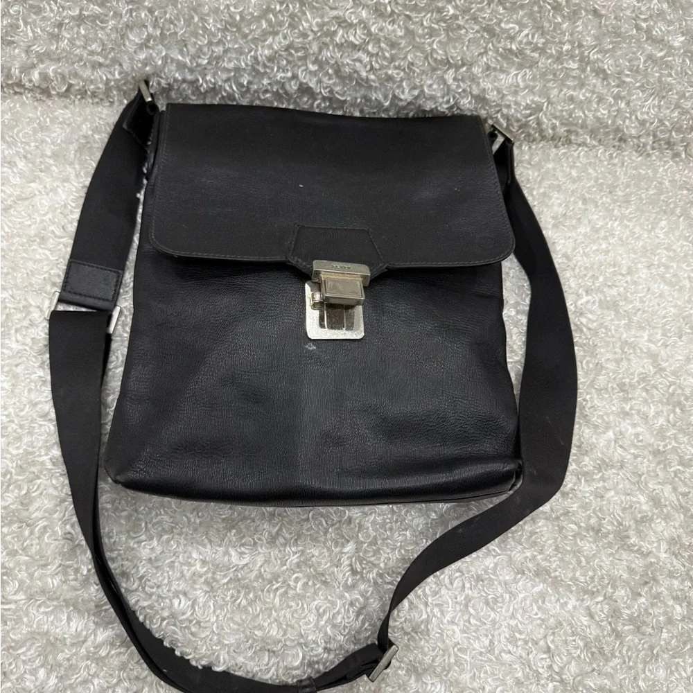 FENDI Black Leather Men's Messenger Bag